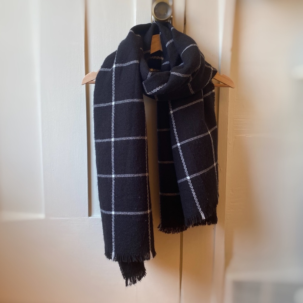 Chunky Fringe Scarf